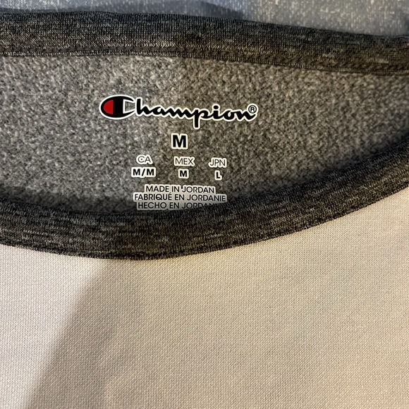 Champion pull over shirt - Picture 2 of 7
